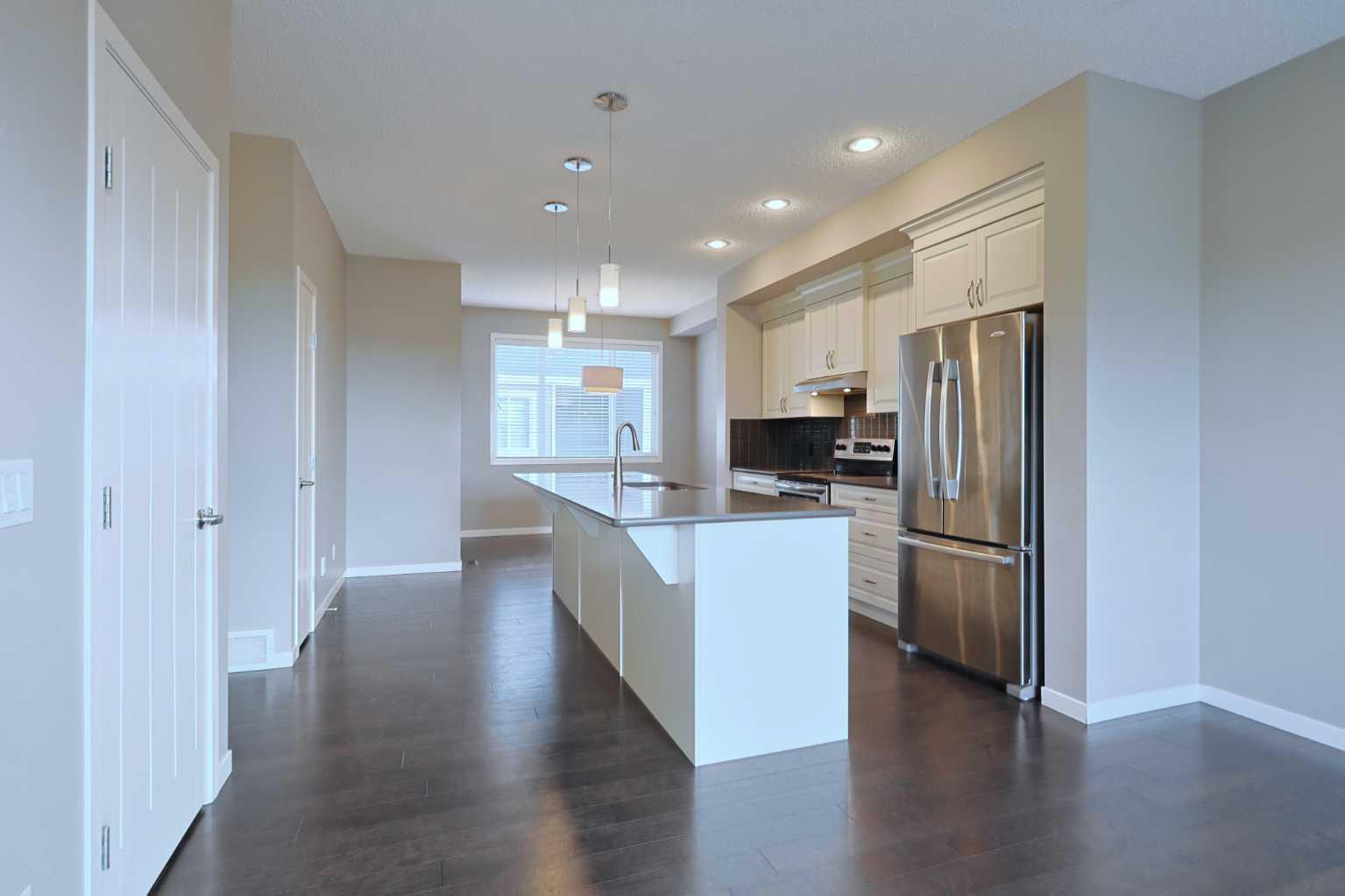 185 Panatella Square NW