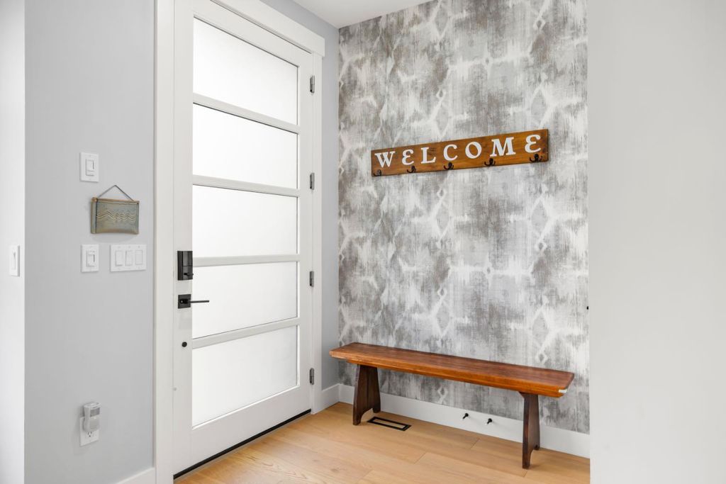 Photo of 2407 33 Street SW, Calgary, AB T3E 2T3 (MLS # A2284456)