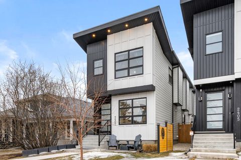 Photo of 2407 33 Street SW, Calgary, AB T3E 2T3 (MLS # A2284456)