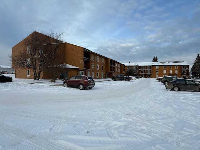 4607/4609 51 Avenue 48 SUITES