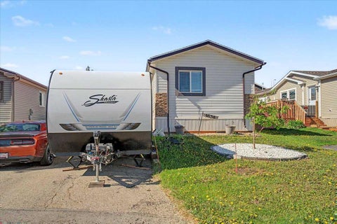 Photo of 9530 112 Avenue, Clairmont, AB T8X 5C3 (MLS # A2316150)