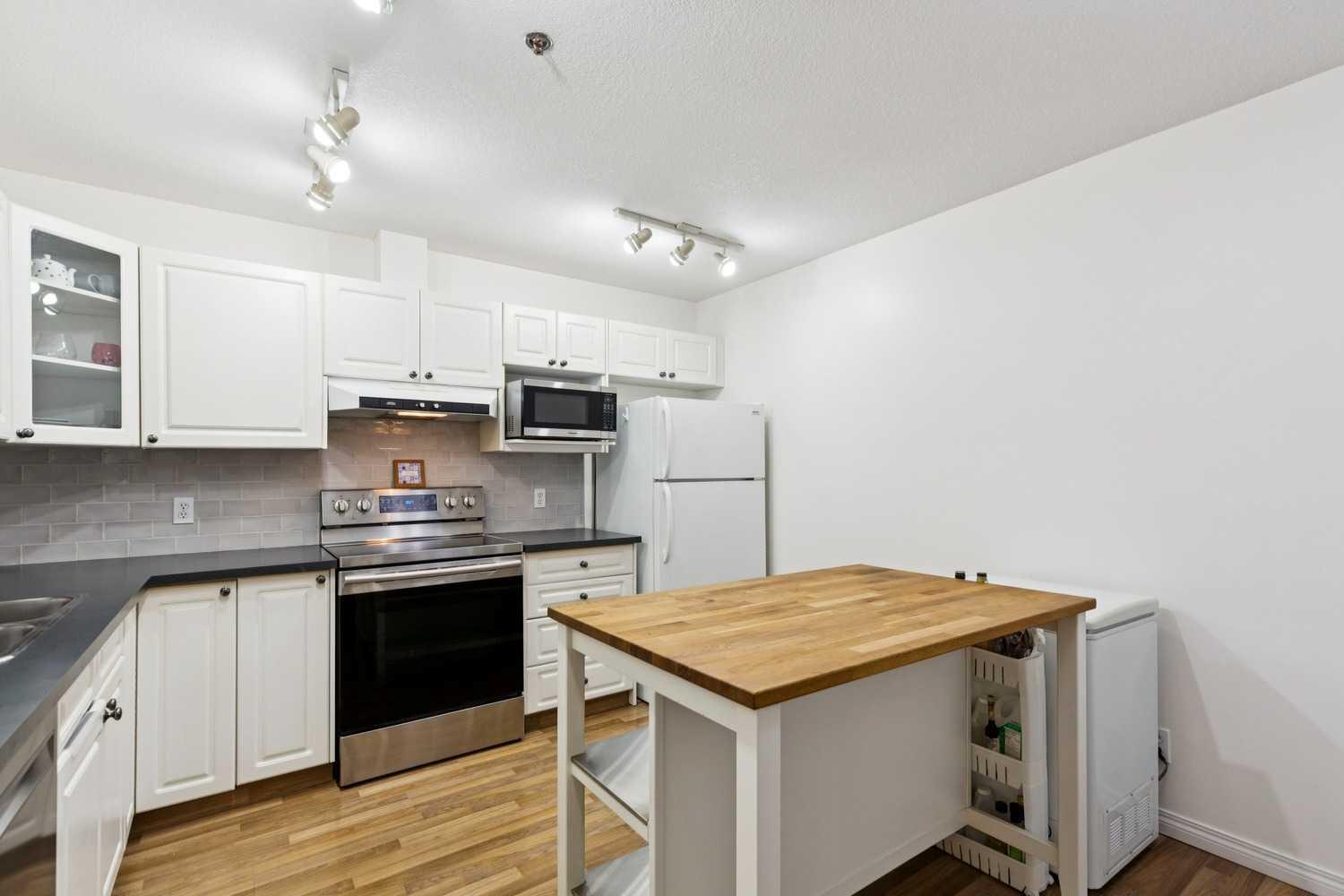 649 Marsh Road NE 101
