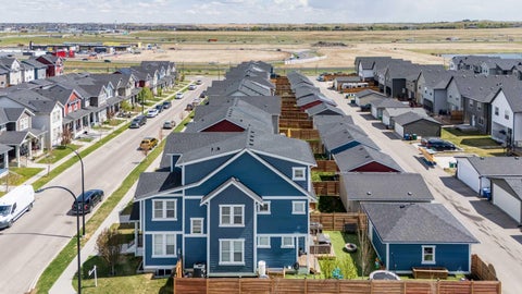 Photo of 401 South Point Glen SW, Airdrie, AB T4B 4L1 (MLS # A2314777)