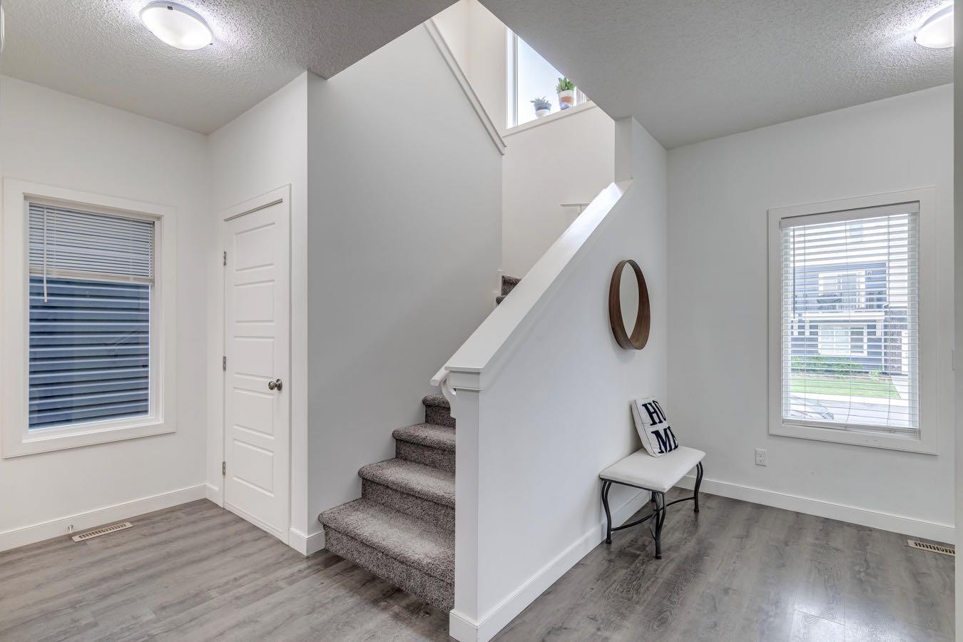 24 Corner Meadows Park NE