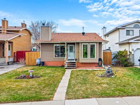 Photo of 11 Deersaxon Circle SE, Calgary, AB T2J 6V8 (MLS # A2307805)