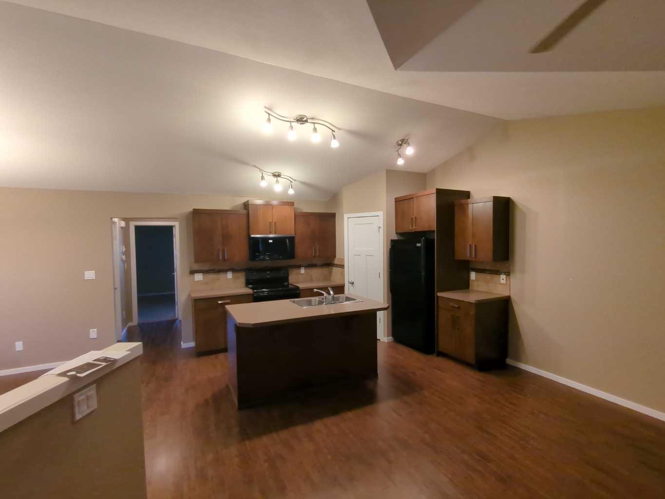 144 Mt Sundial Court W