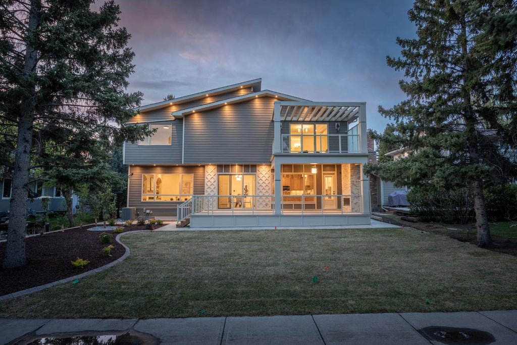 Photo of 26 Varsplain Place NW, Calgary, AB T3A 0C7 (MLS # A2313760)