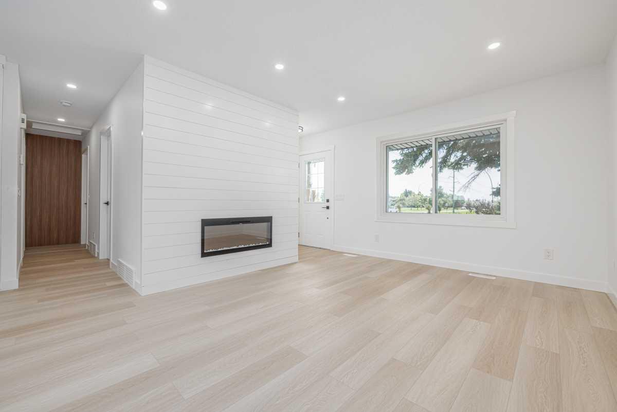 64 Malvern Crescent NE