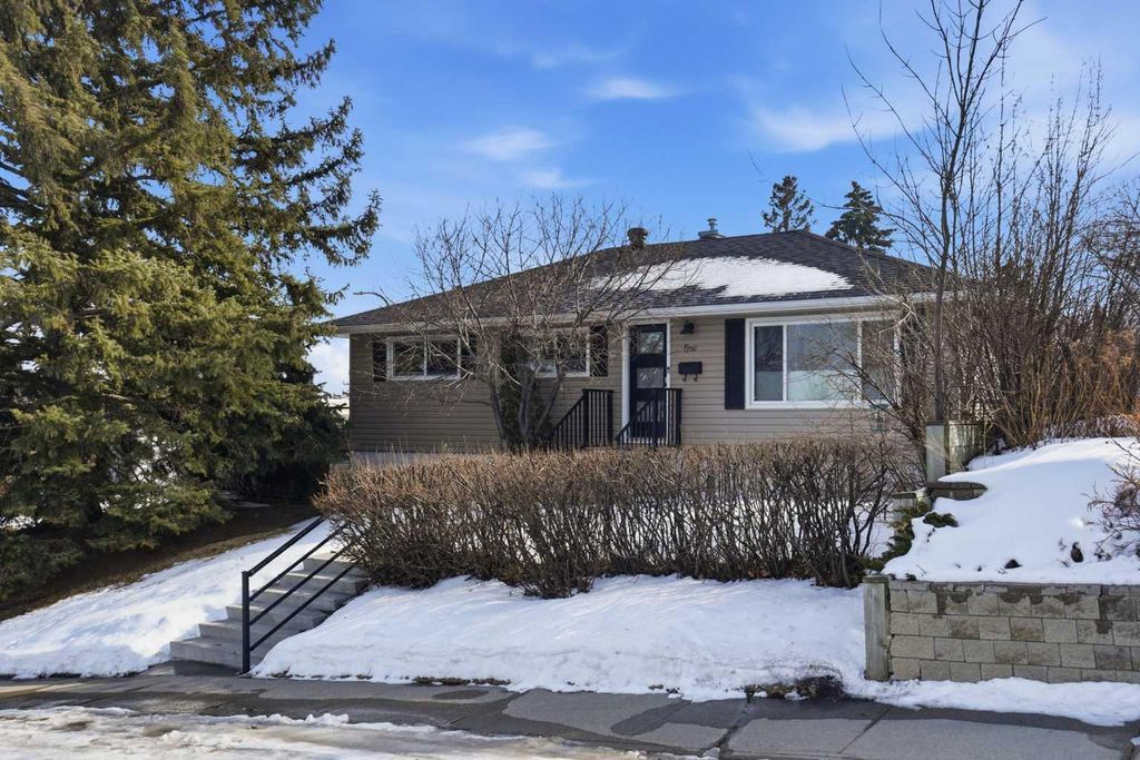 Photo of 1 Thorncliffe Crescent NW, Calgary, AB T2K 3A9 (MLS # A2290536)
