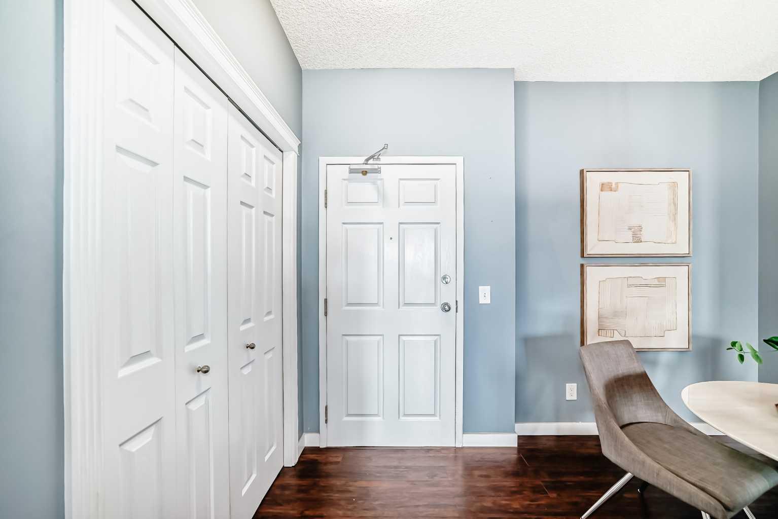 8 Country Village Bay NE 306