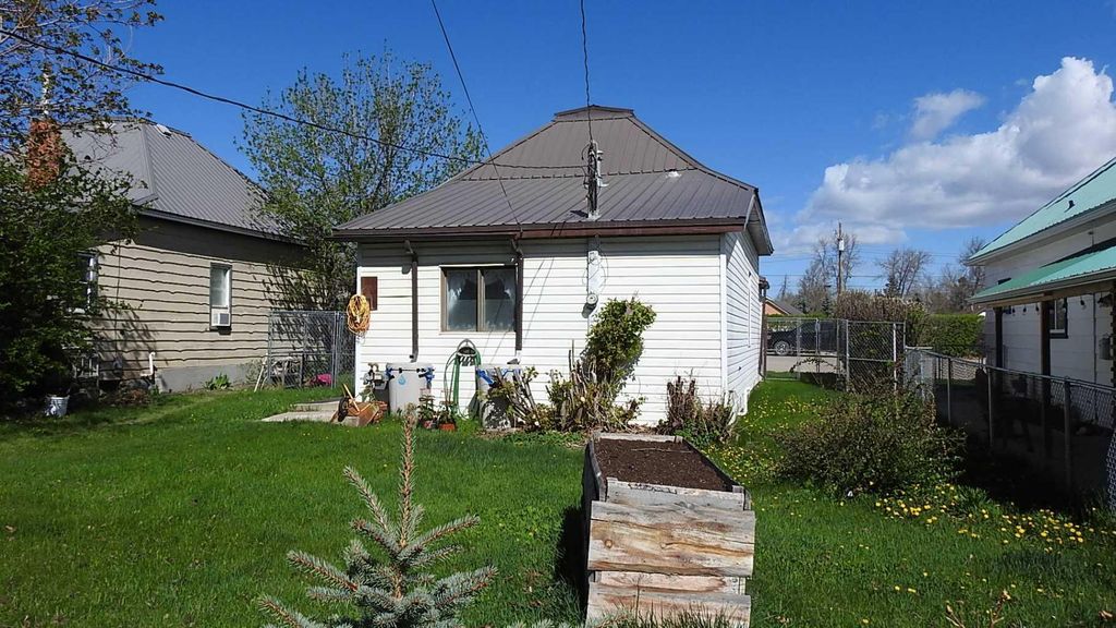 Photo of 2217 20 Street, Nanton, AB T0L 1R0 (MLS # A2311505)