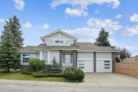 Photo of 79 Woodbrook Road SW, Calgary, AB T2W 4M5 (MLS # A2258258) Photo of 79 Woodbrook Road SW, Calgary, AB T2W 4M5 (MLS # A2258258)
