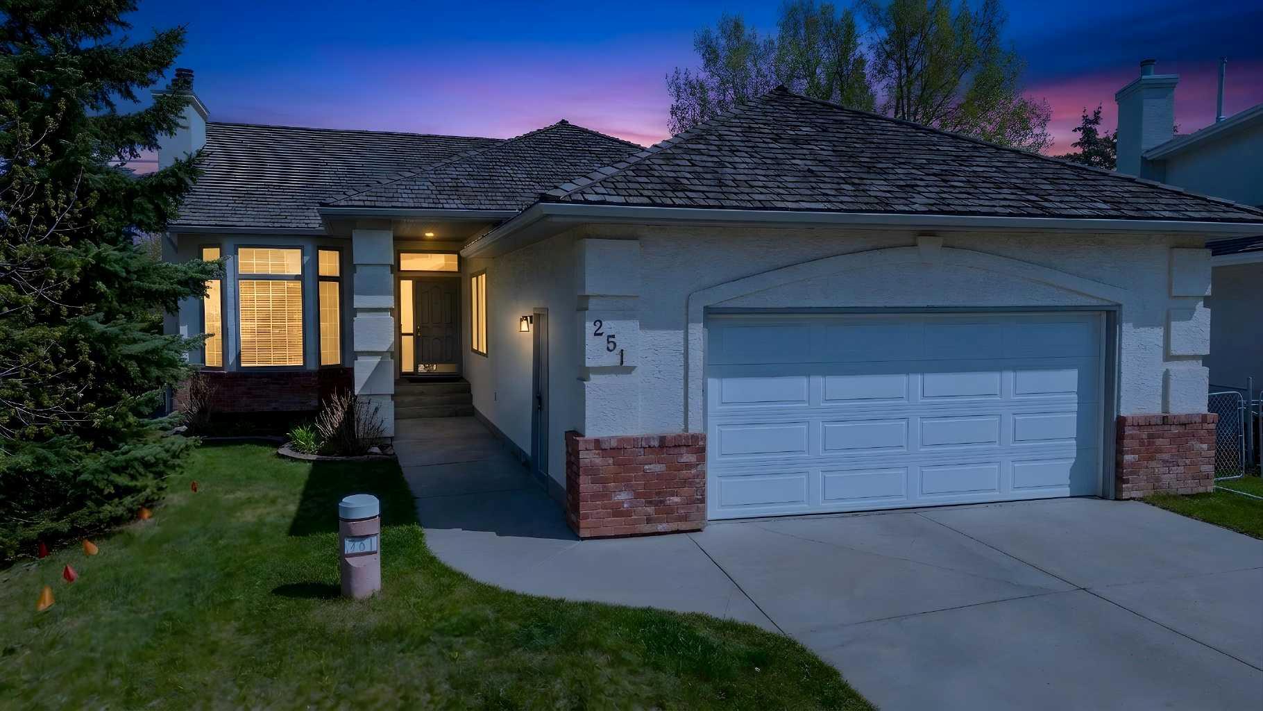 251 Hampshire Place NW