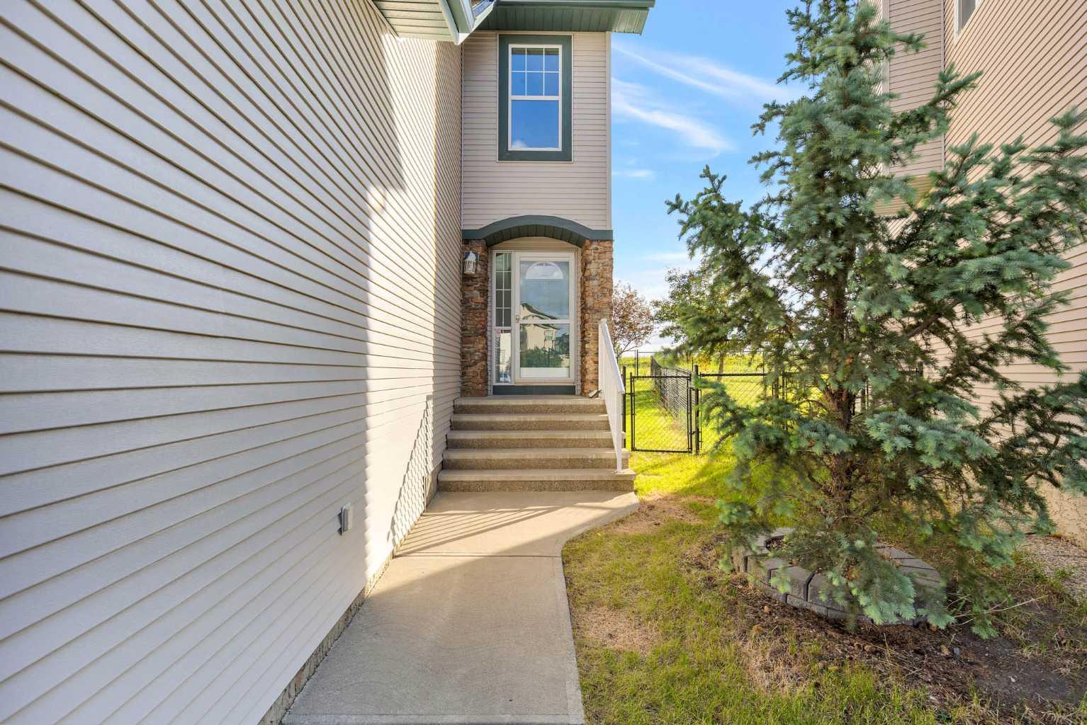 115 Cougarstone Court SW