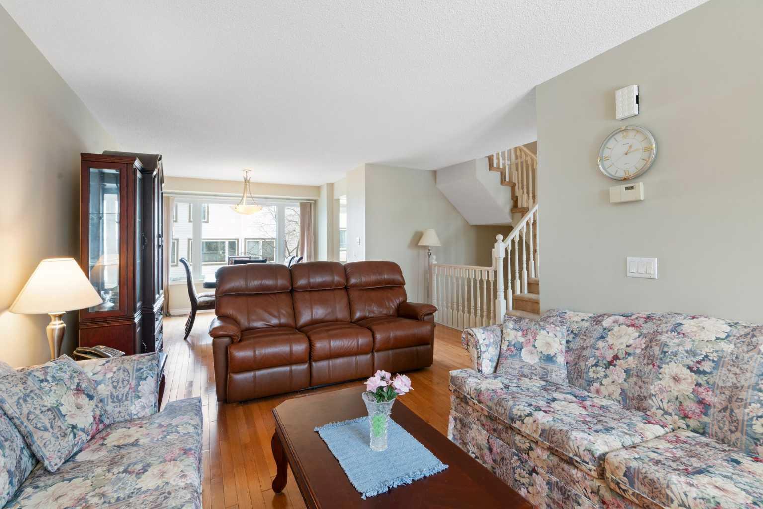 219 Coachway Lane SW