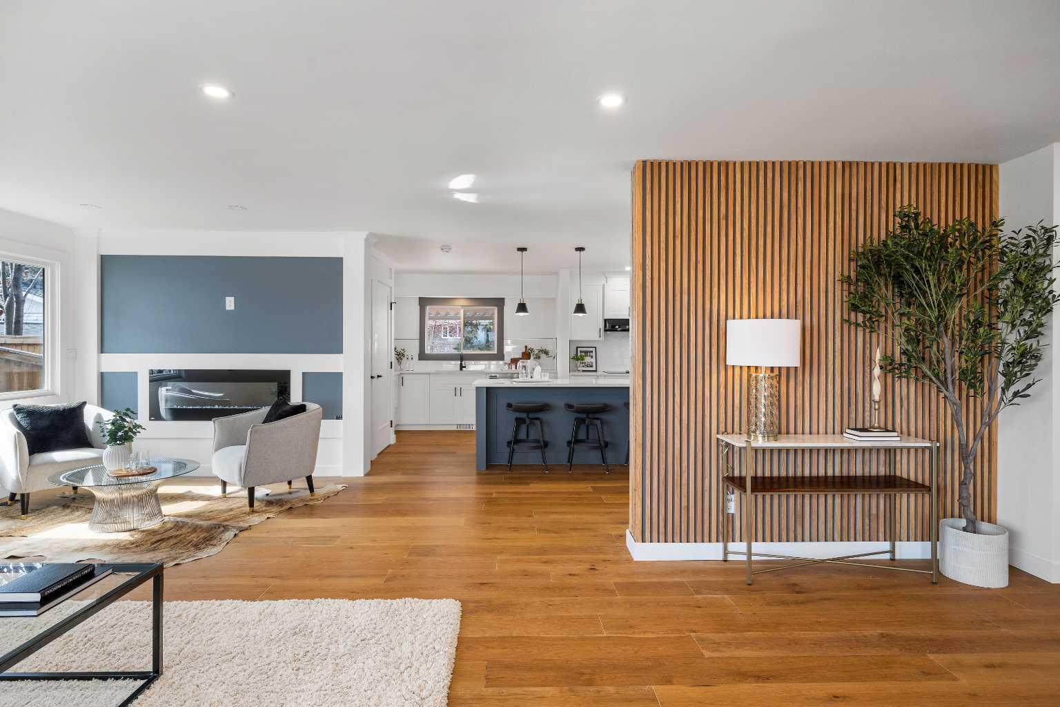 1040 Lake Ontario Drive SE