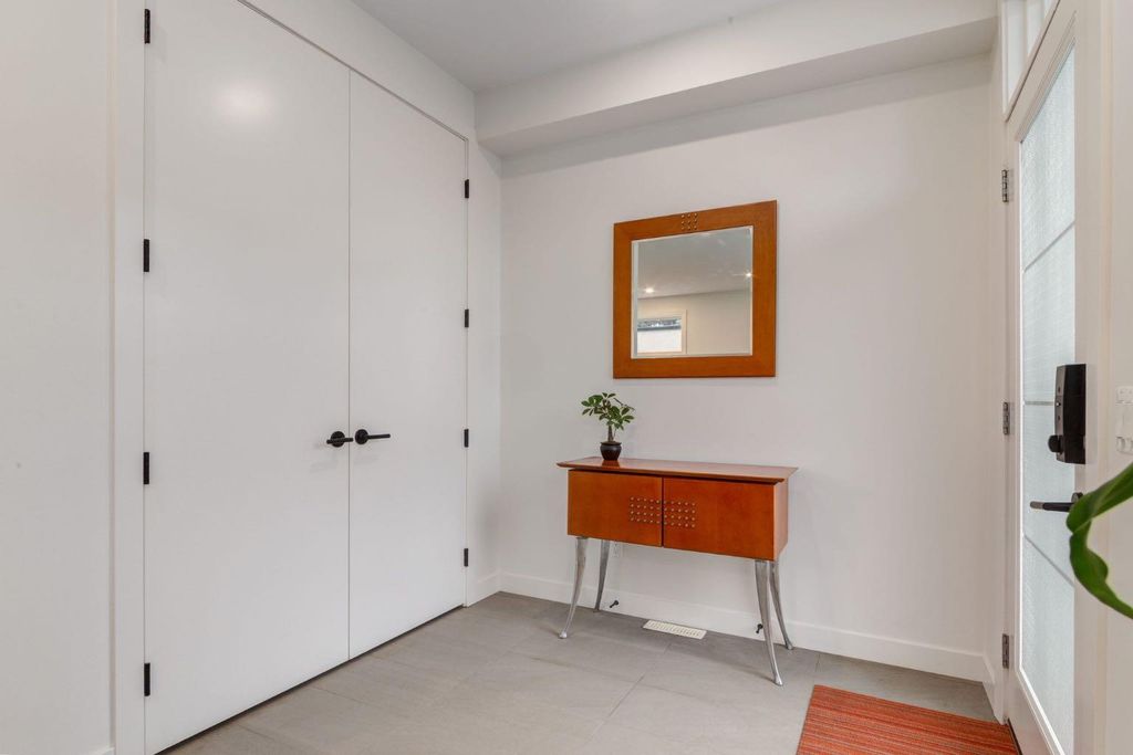 Photo of 5016 17 Street SW, Calgary, AB T2T 2W1 (MLS # A2271846)