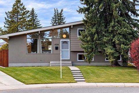 Photo of 4519 Vandergrift Crescent NW, Calgary, AB T3A 0J1 (MLS # A2354145)