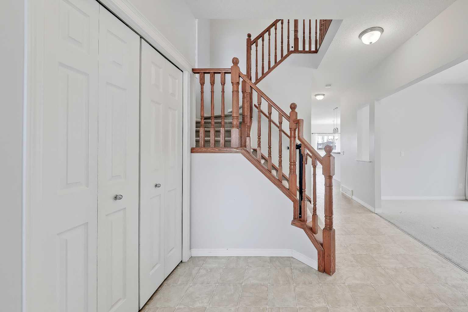 102 Kincora Glen Mews NW