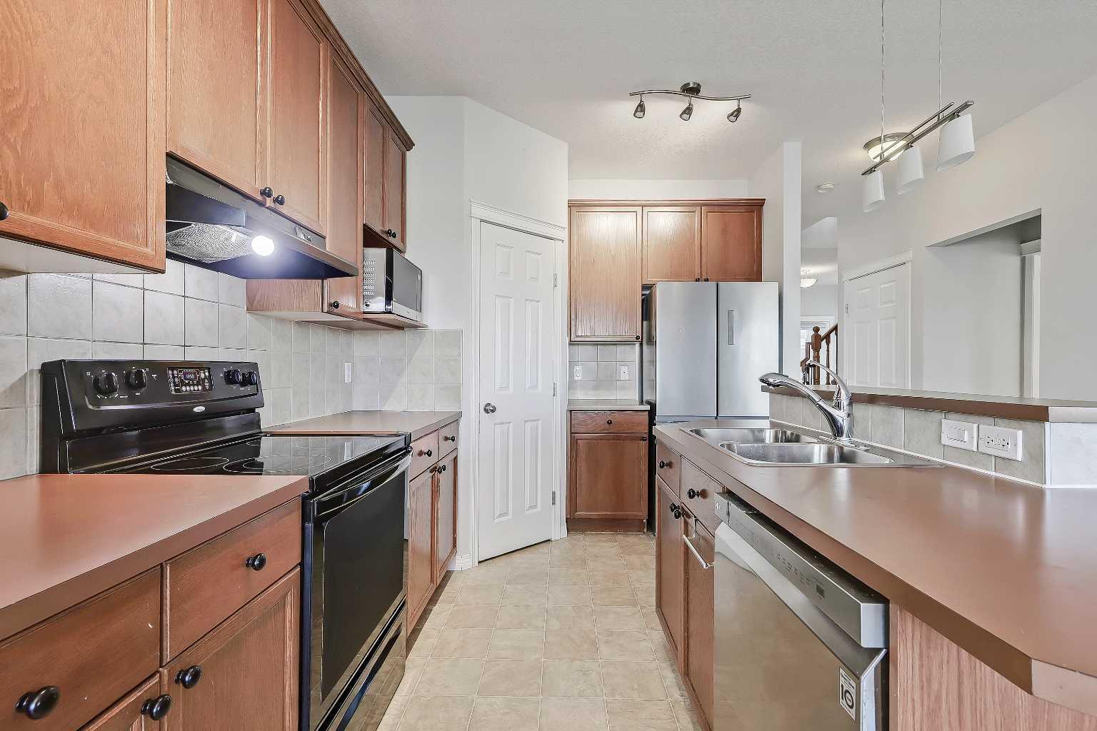 102 Kincora Glen Mews NW