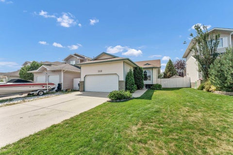Photo of 402 Stratton Way SE, Medicine Hat, AB T1B 4N2 (MLS # A2346634)