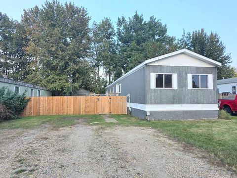 137 8 Street SW Slave Lake AB T0G 2A4