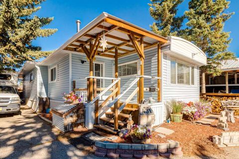 3223 83 Street NW 431 Calgary AB T3B 5P2