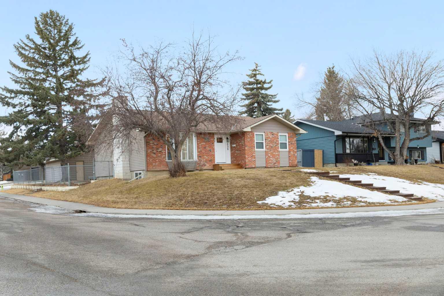 639 Canterbury Drive SW