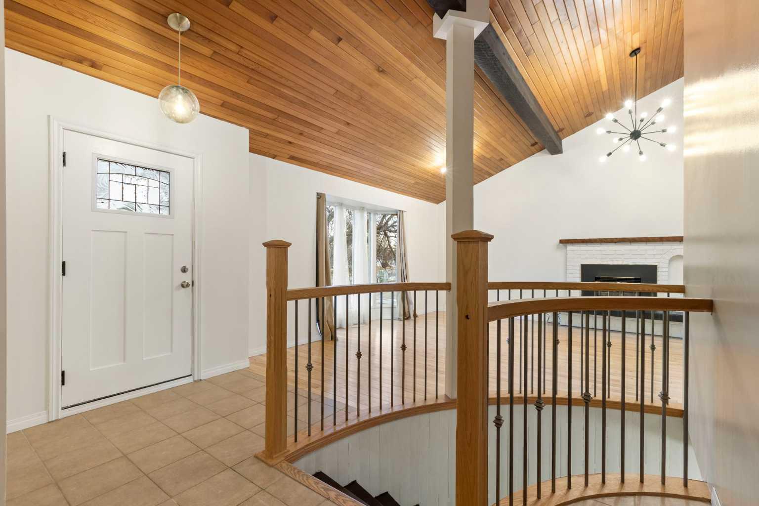 639 Canterbury Drive SW