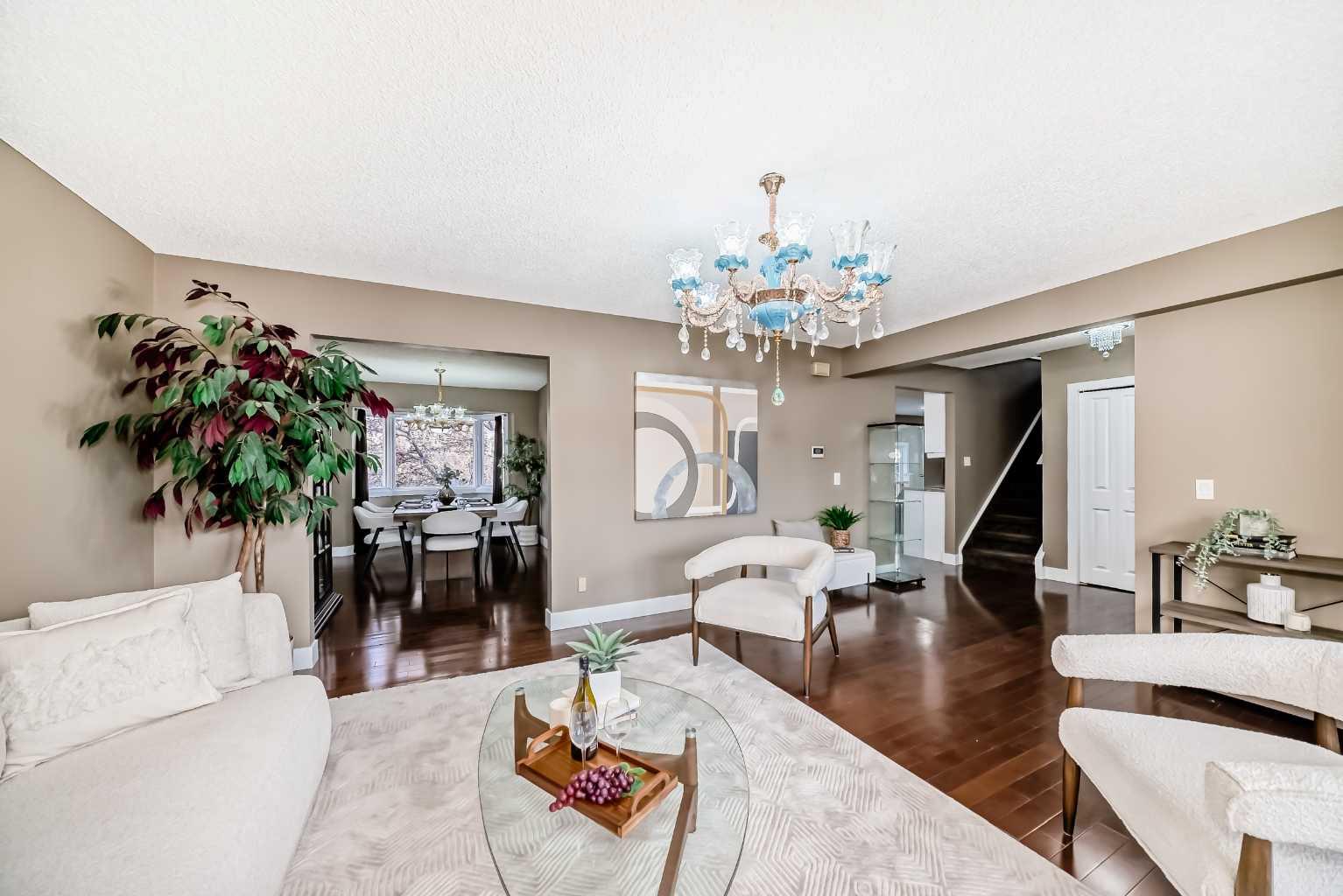 36 Varsity Estates Court NW