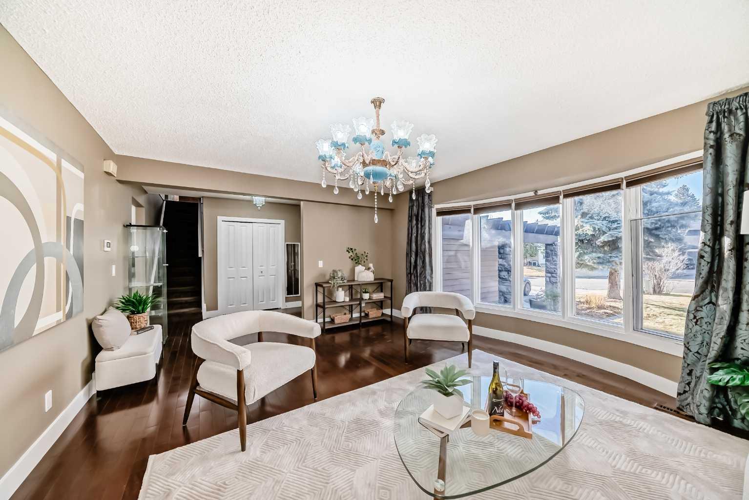 36 Varsity Estates Court NW