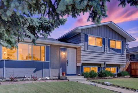 Photo of 24 Penworth Crescent SE, Calgary, AB T2A 4C7 (MLS # A2322103)