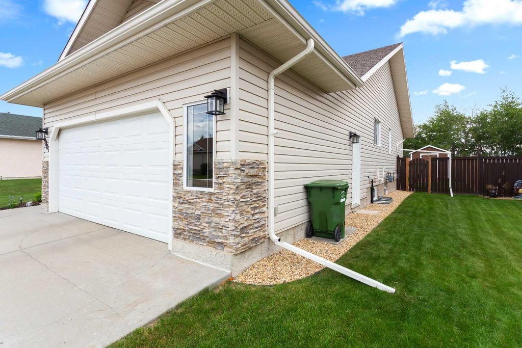 Photo of 6807 37A Avenue, Camrose, AB T4V 5B8 (MLS # A2320796)