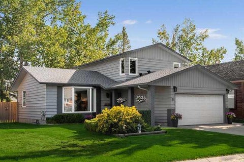 Photo of 8 Deerbow Circle SE, Calgary, AB T2J 6J2 (MLS # A2340301)