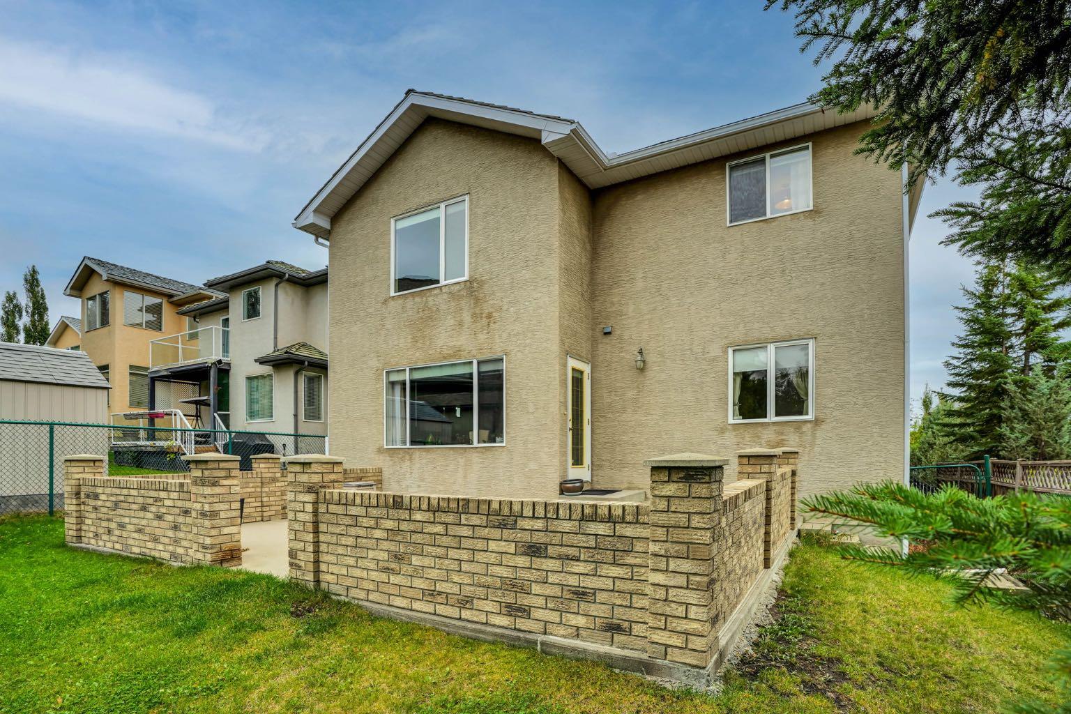 54 ROYAL CREST Way NW