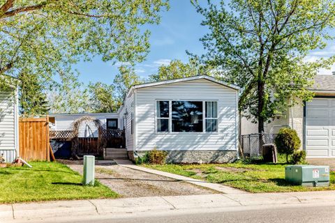 Photo of 124 BIG SPRINGS Drive SE, Airdrie, AB T4A 1J9 (MLS # A2312597)