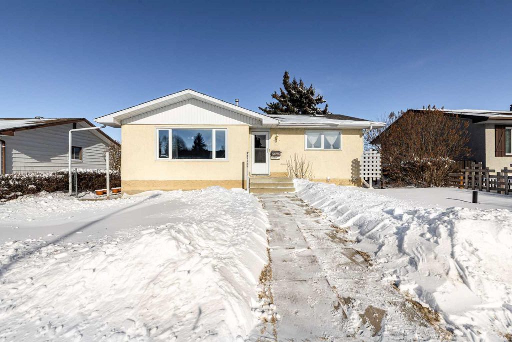 Photo of 11 Oxbow Street NW, Red Deer, AB T4N 5C3 (MLS # A2287549)