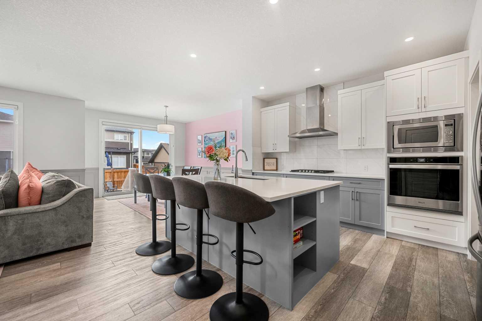 32 Paint Horse Crescent