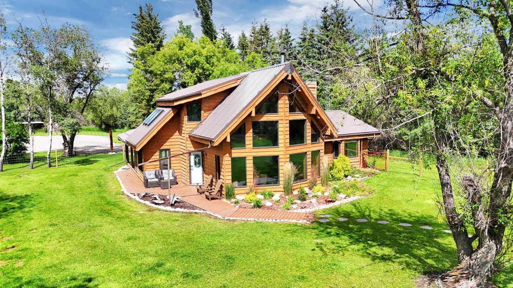 Photo of 5507 46 Street St, Rocky Mountain House, AB T4T 1L7 (MLS # A2328667)