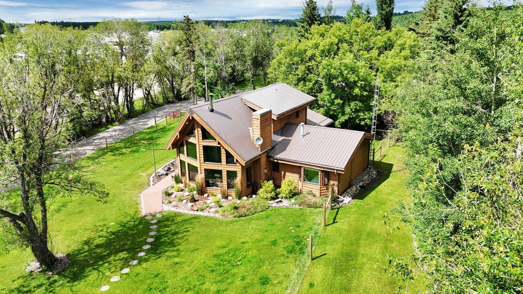 Photo of 5507 46 Street St, Rocky Mountain House, AB T4T 1L7 (MLS # A2328667)