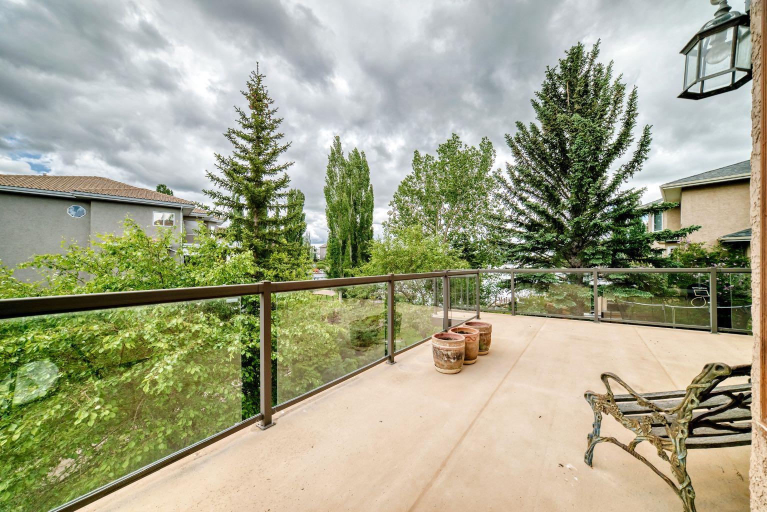 448 Mckenzie Lake Bay SE