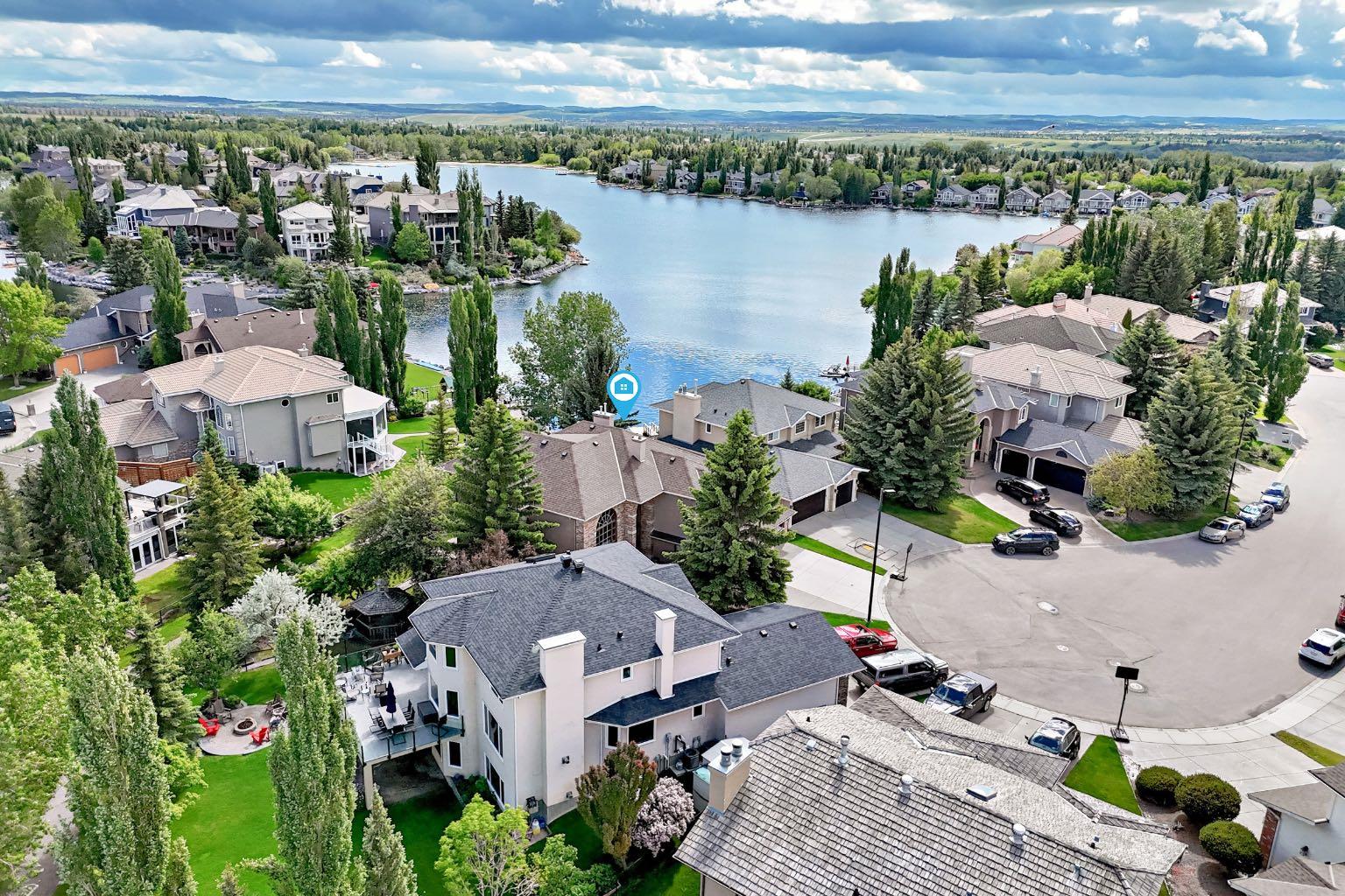 448 Mckenzie Lake Bay SE