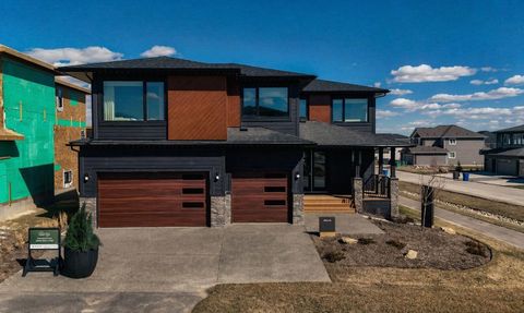 Photo of 147 Siltstone Place, Balzac, AB T4B 5T6 (MLS # A2332322)