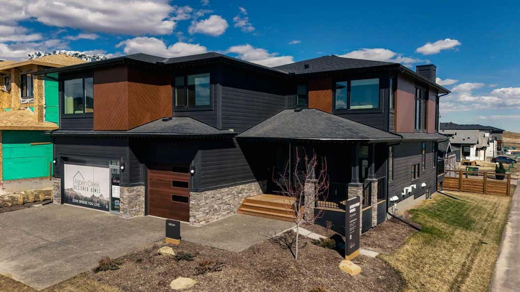 Photo of 147 Siltstone Place, Balzac, AB T4B 5T6 (MLS # A2332322)