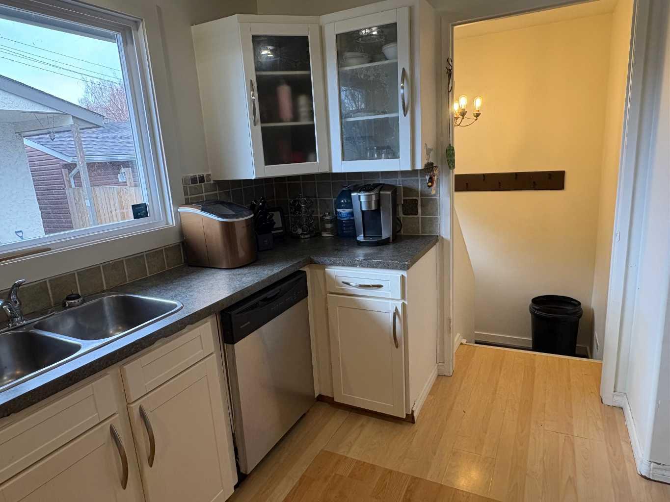 116 Queen Tamara Road SE