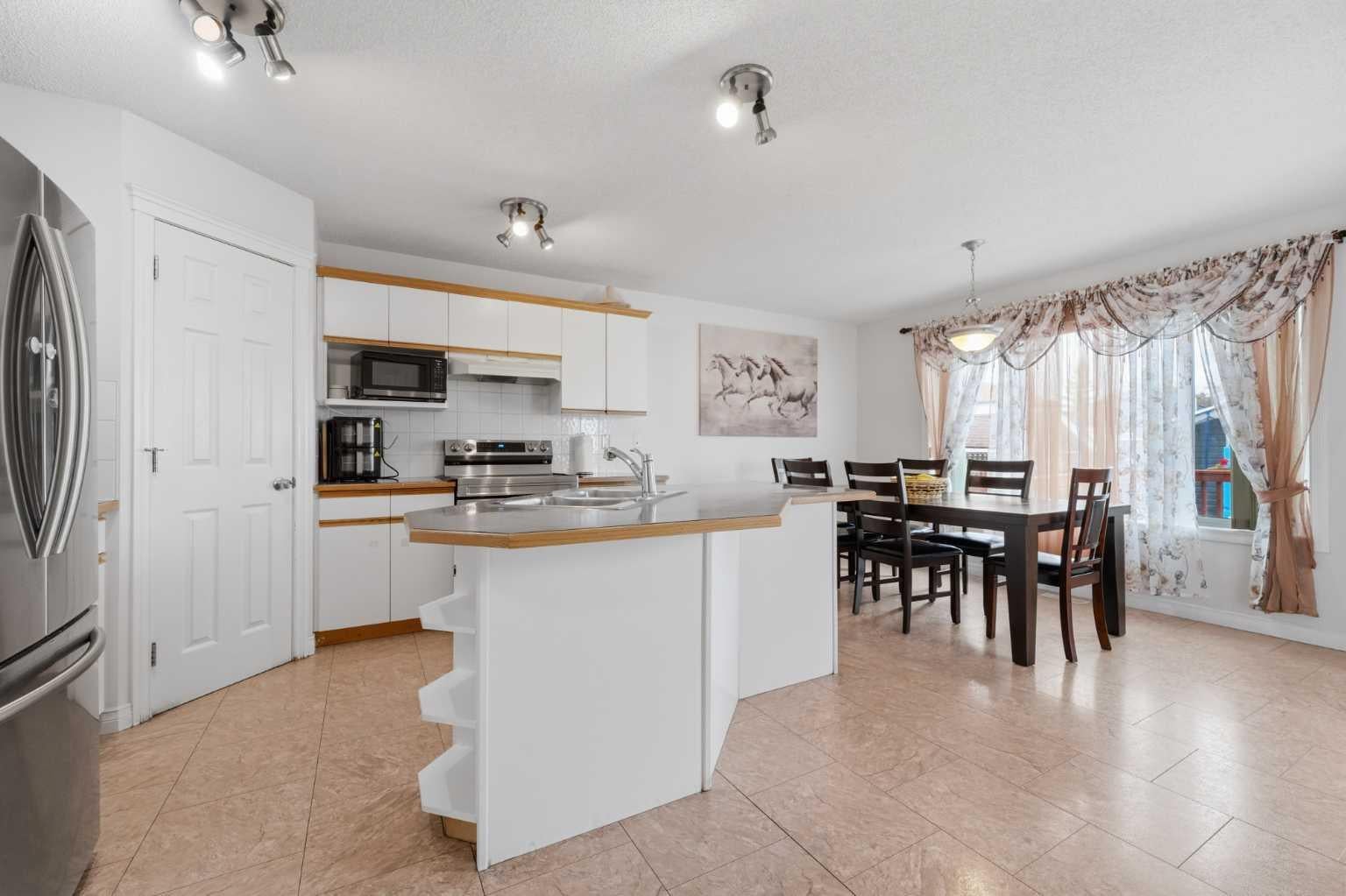 269 Tarington Close NE