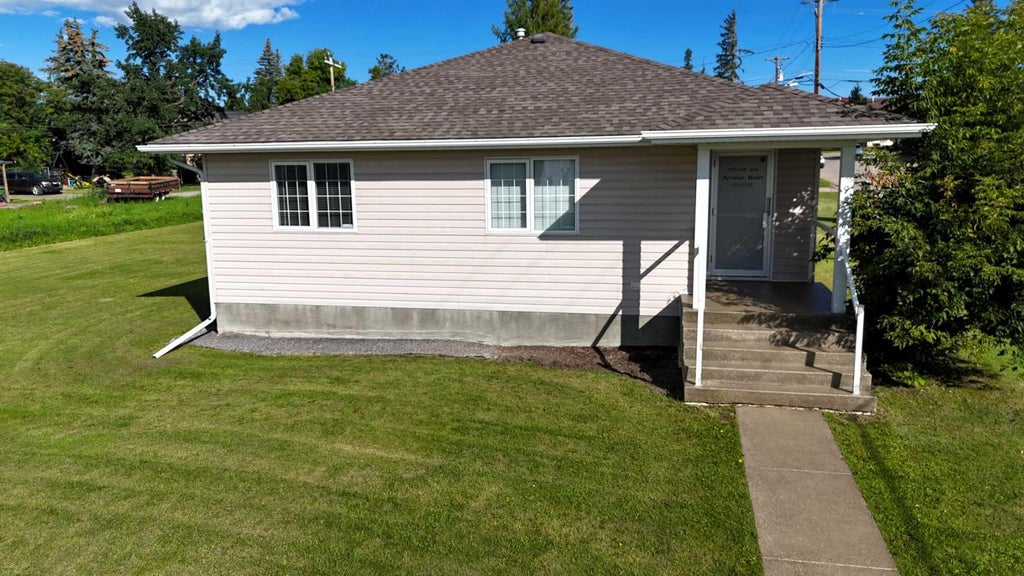 Photo of 4702 3 Avenue, Edson, AB T7E 1C2 (MLS # A2338973)
