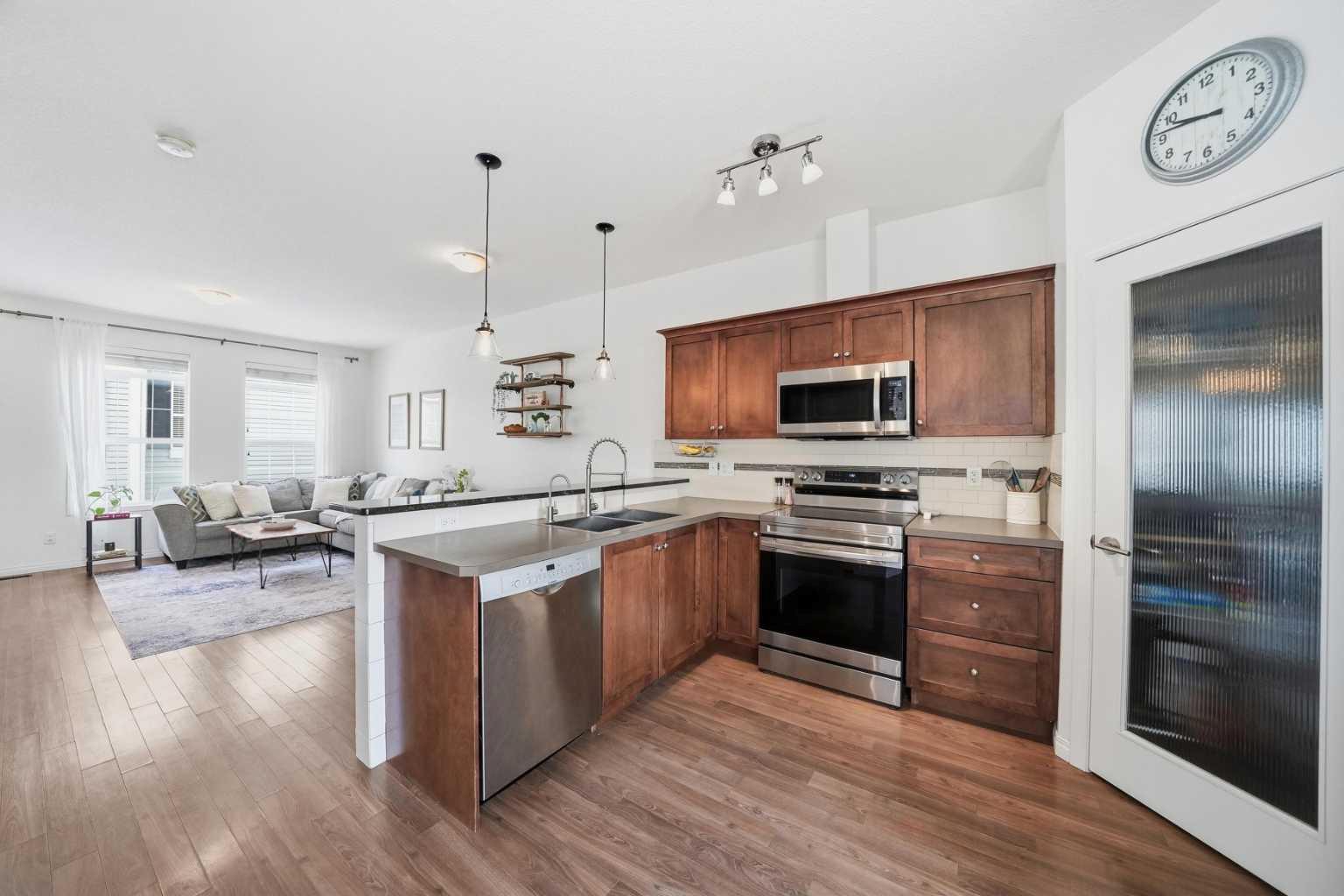 1001 8 Street NW 4803