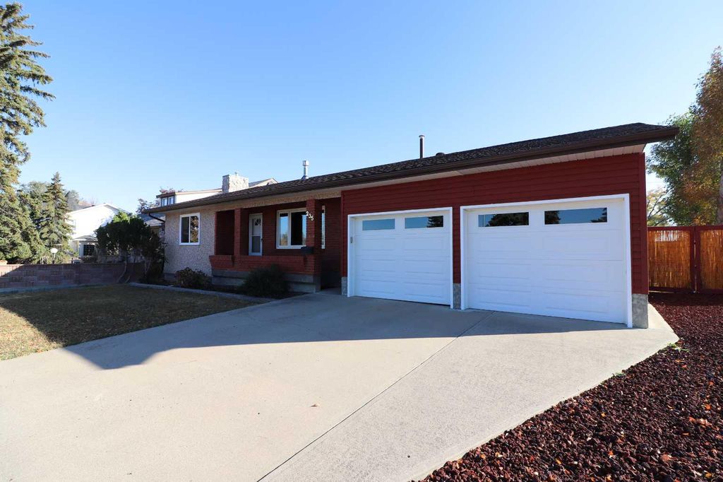 Photo of 235 5 Street SE, Redcliff, AB T0J 2P0 (MLS # A2265285)