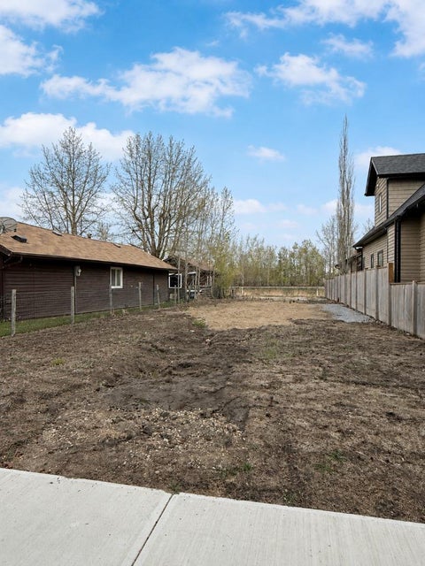 Photo of 3907 50 Avenue, Sylvan Lake, AB T4S 1B7 (MLS # A2312090)